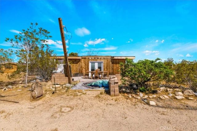 1022 Chuckawalla Road, Landers, CA 92285