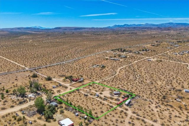 1022 Chuckawalla Road, Landers, CA 92285