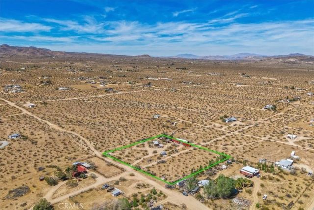 1022 Chuckawalla Road, Landers, CA 92285