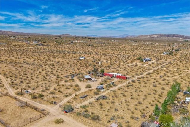 1022 Chuckawalla Road, Landers, CA 92285