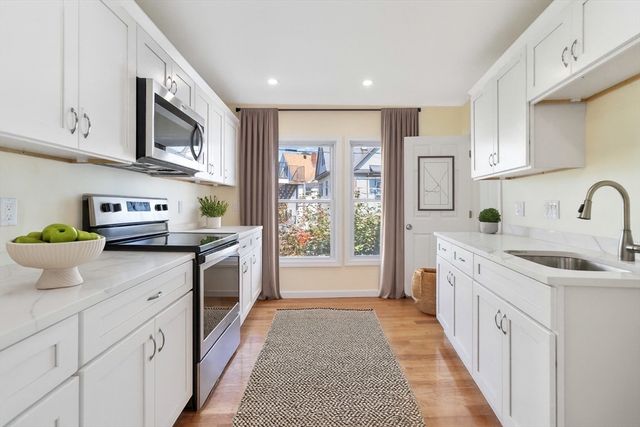 1 Glenwood St 4, Malden, MA 02148