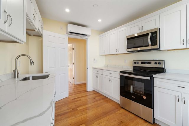 1 Glenwood St 4, Malden, MA 02148