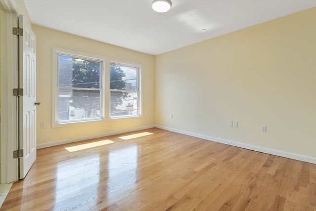 1 Glenwood St 4, Malden, MA 02148