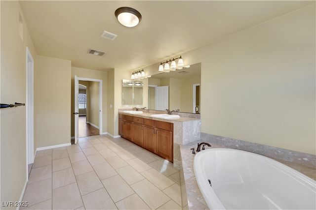 9728 Golden Thread Court, Las Vegas, NV 89141