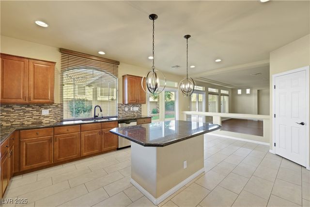 9728 Golden Thread Court, Las Vegas, NV 89141