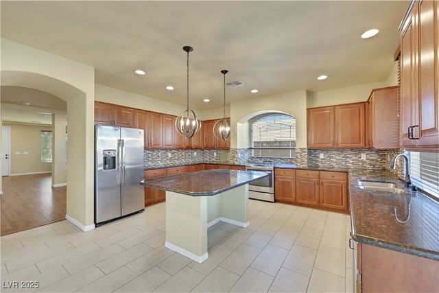 9728 Golden Thread Court, Las Vegas, NV 89141