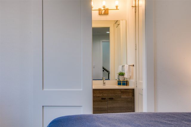 2239 Lovedale Avenue 105, Dallas, TX 75235