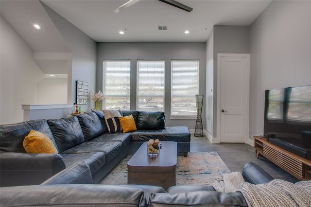 2239 Lovedale Avenue 105, Dallas, TX 75235