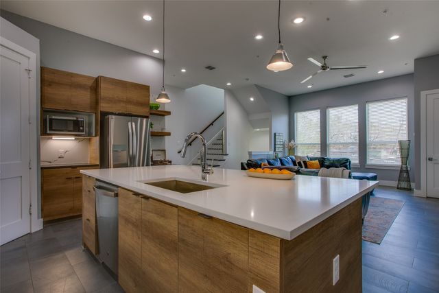 2239 Lovedale Avenue 105, Dallas, TX 75235