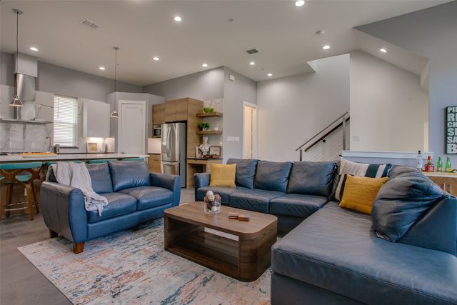 2239 Lovedale Avenue 105, Dallas, TX 75235