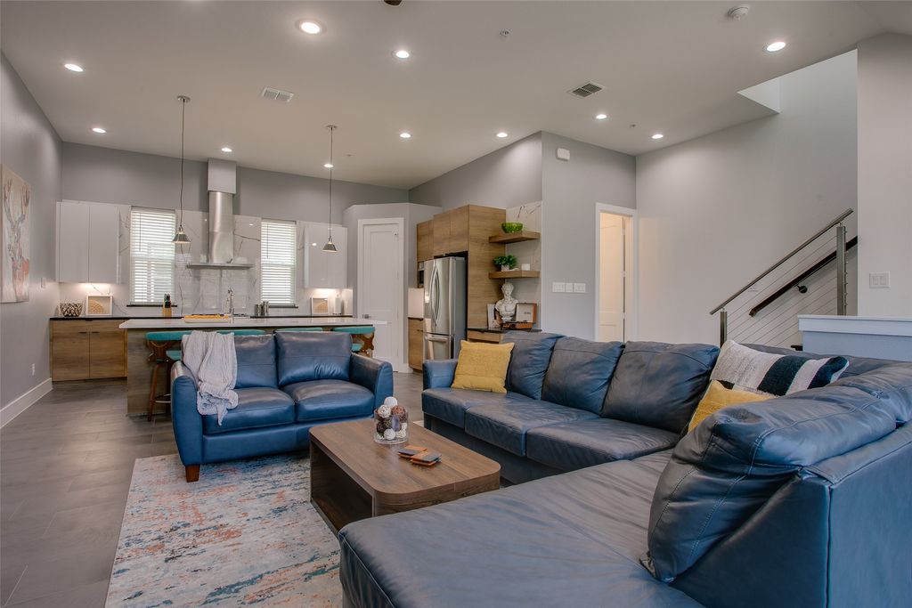 2239 Lovedale Avenue 105, Dallas, TX 75235