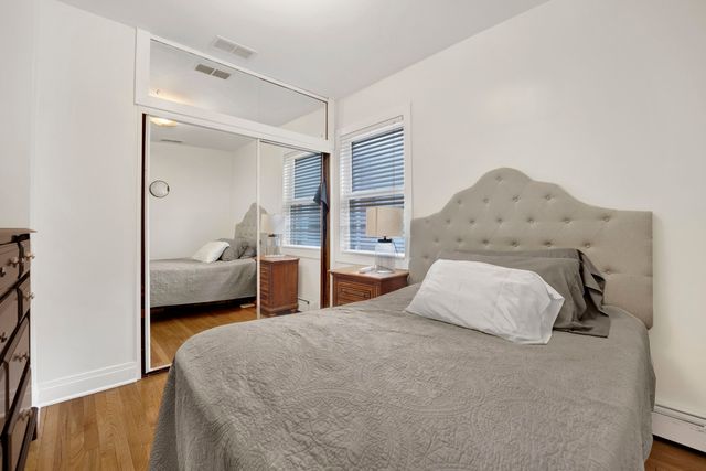 7807 W Cressett Drive W, Elmwood Park, IL 60707