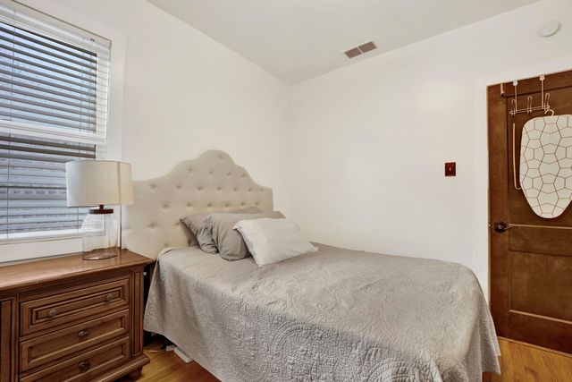 7807 W Cressett Drive W, Elmwood Park, IL 60707