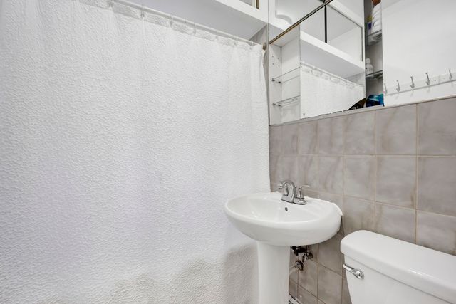 7807 W Cressett Drive W, Elmwood Park, IL 60707