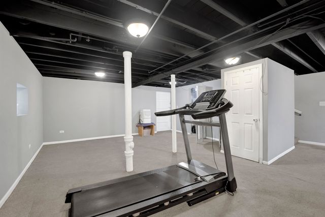 7807 W Cressett Drive W, Elmwood Park, IL 60707