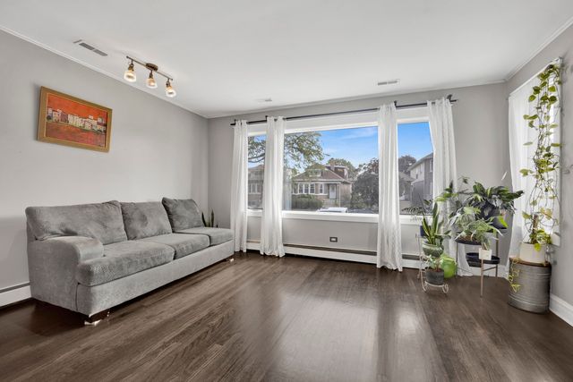 7807 W Cressett Drive W, Elmwood Park, IL 60707