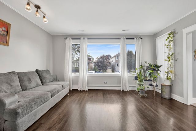 7807 W Cressett Drive W, Elmwood Park, IL 60707