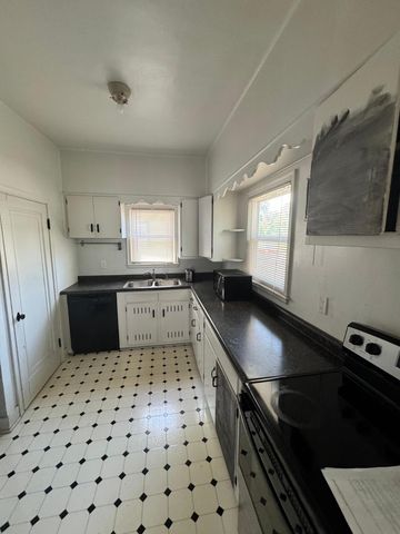 403 14th Street S, Fargo, ND 58103