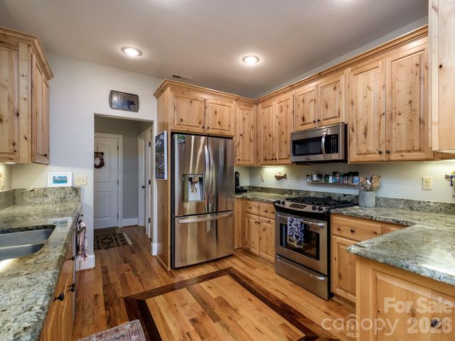 674 Soquili Drive, Brevard, NC 28712