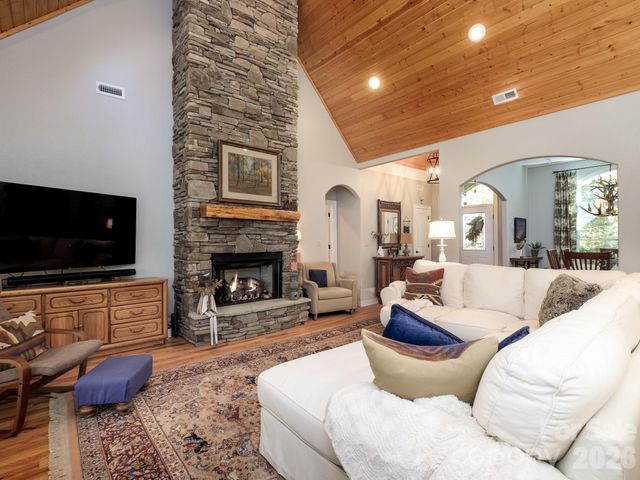 674 Soquili Drive, Brevard, NC 28712