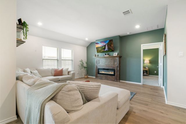 102 Sunberry Drive, Caddo Mills, TX 75135