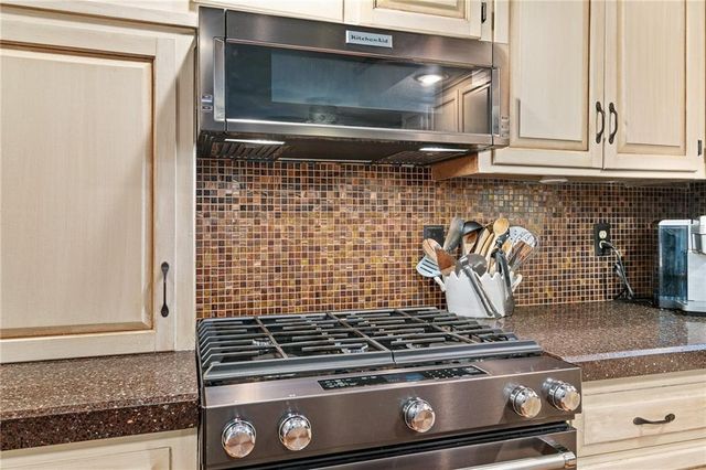 13212 W 84th Street, Lenexa, KS 66215