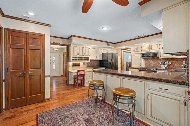 13212 W 84th Street, Lenexa, KS 66215