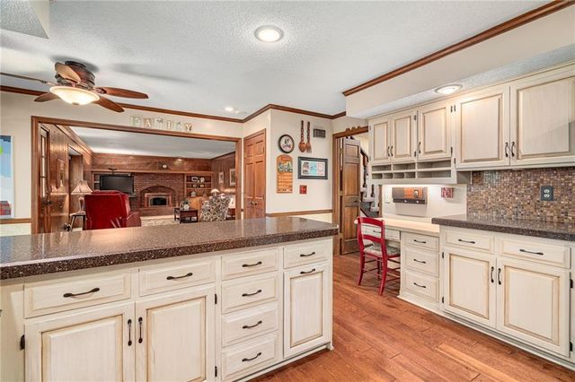 13212 W 84th Street, Lenexa, KS 66215