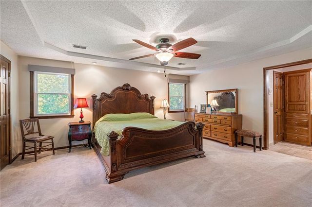 13212 W 84th Street, Lenexa, KS 66215