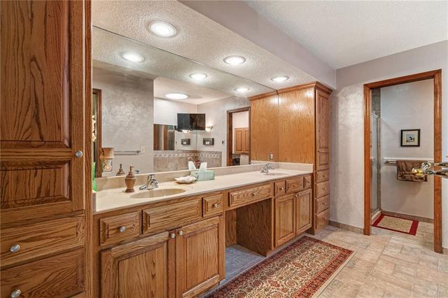 13212 W 84th Street, Lenexa, KS 66215