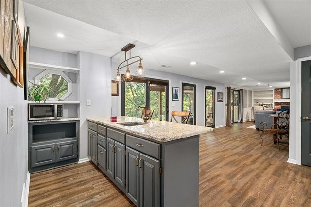 13212 W 84th Street, Lenexa, KS 66215