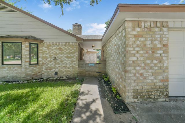 13615 Pepper Knoll Drive, Houston, TX 77065
