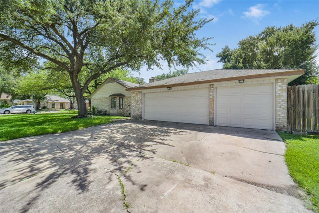 13615 Pepper Knoll Drive, Houston, TX 77065