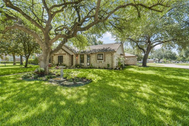 13615 Pepper Knoll Drive, Houston, TX 77065
