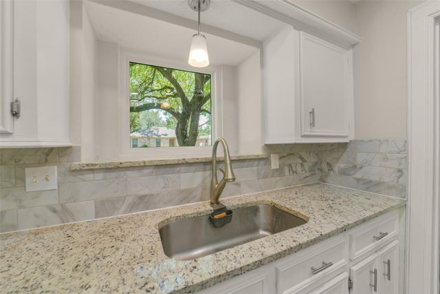 13615 Pepper Knoll Drive, Houston, TX 77065