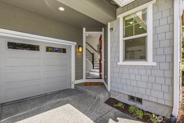 7430 NE 202nd Place, Kenmore, WA 98028