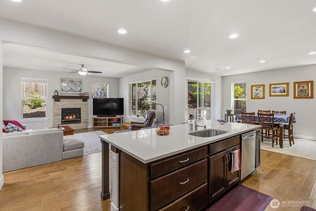 7430 NE 202nd Place, Kenmore, WA 98028