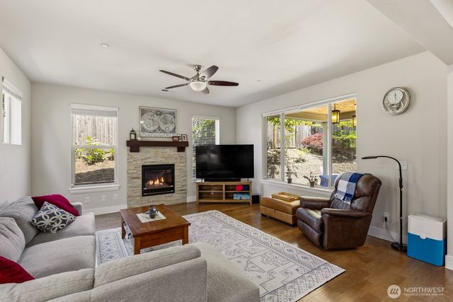 7430 NE 202nd Place, Kenmore, WA 98028