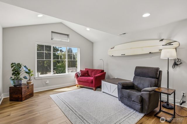 7430 NE 202nd Place, Kenmore, WA 98028