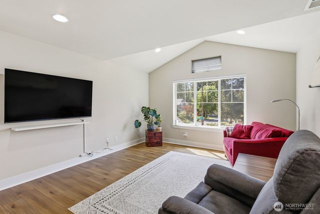 7430 NE 202nd Place, Kenmore, WA 98028