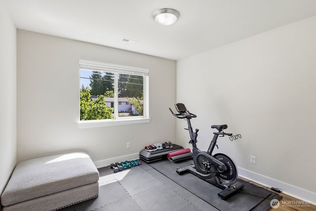 7430 NE 202nd Place, Kenmore, WA 98028