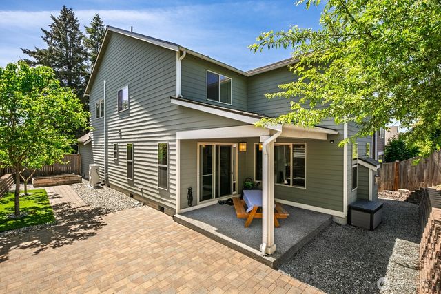 7430 NE 202nd Place, Kenmore, WA 98028
