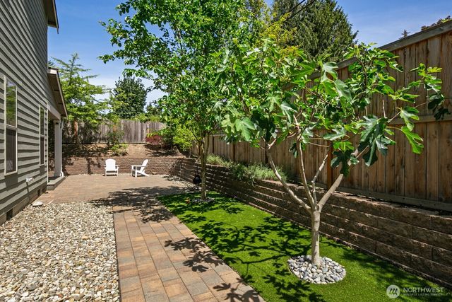 7430 NE 202nd Place, Kenmore, WA 98028