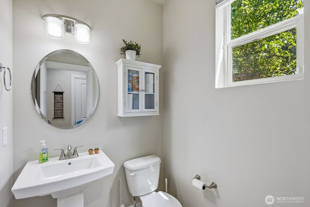 7430 NE 202nd Place, Kenmore, WA 98028