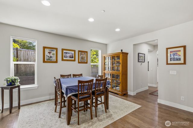 7430 NE 202nd Place, Kenmore, WA 98028