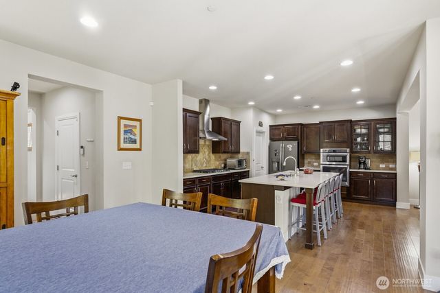 7430 NE 202nd Place, Kenmore, WA 98028