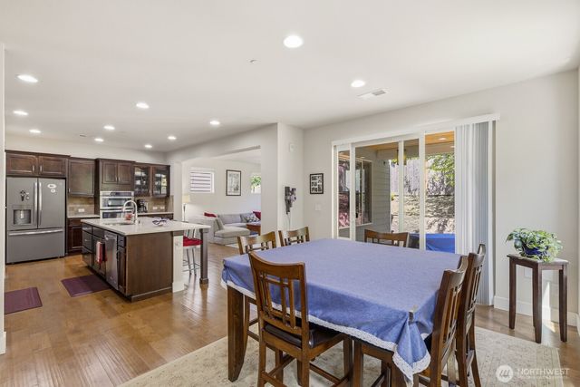 7430 NE 202nd Place, Kenmore, WA 98028