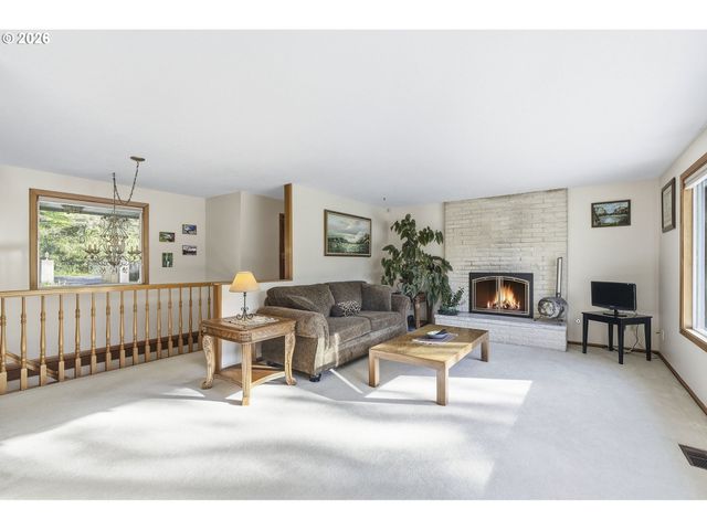 28236 HIST. COLUMBIA RIVER Hwy, Troutdale, OR 97060