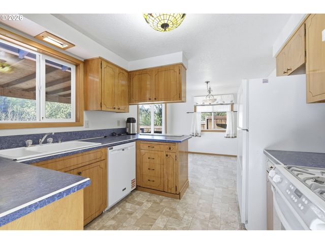 28236 HIST. COLUMBIA RIVER Hwy, Troutdale, OR 97060