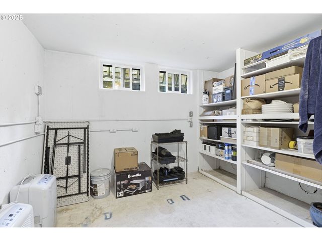 28236 HIST. COLUMBIA RIVER Hwy, Troutdale, OR 97060